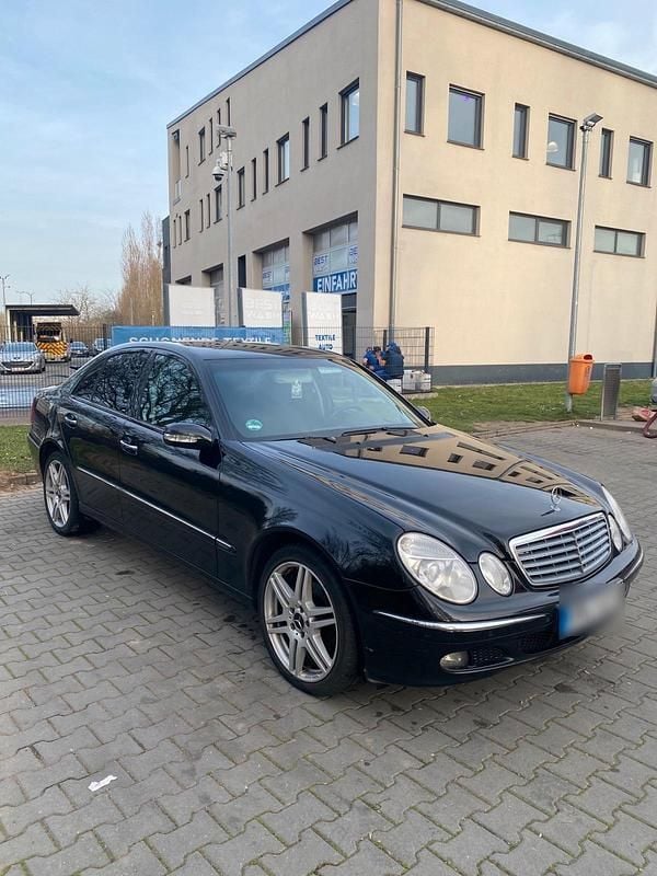 Gebraucht Mercedes E280 190 PS (139 kW) 2006 Schwarz Limousine