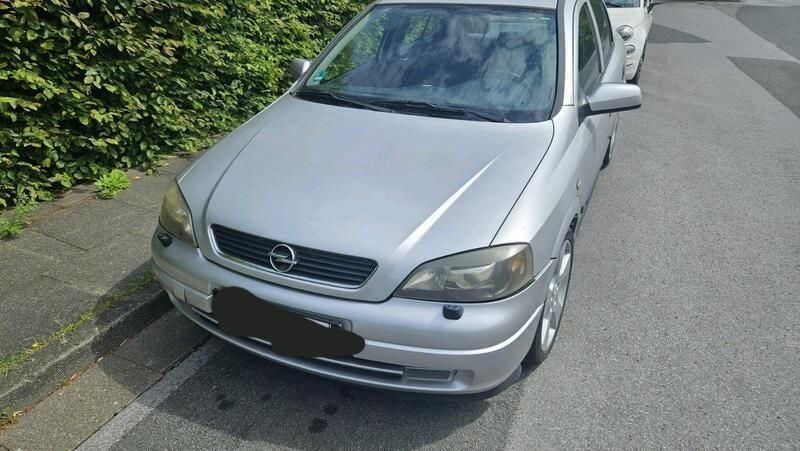 Silber Gebraucht 2002 Opel Astra Edition Limousine | 2.950 € (Teuer) - Bild 1/4