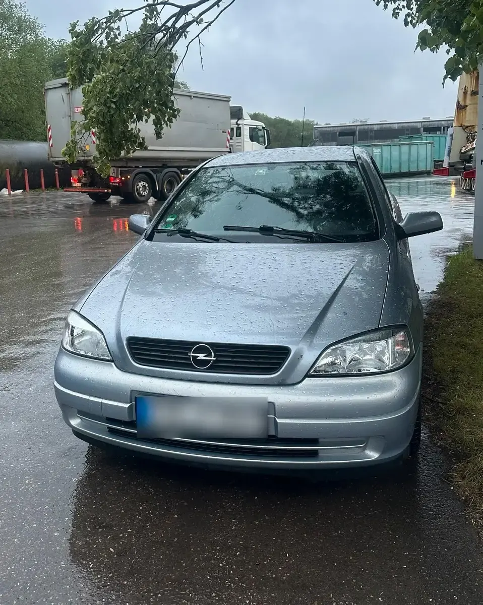 Gebraucht Opel Astra Classic 75 PS (55 kW) 2008 Silber Limousine