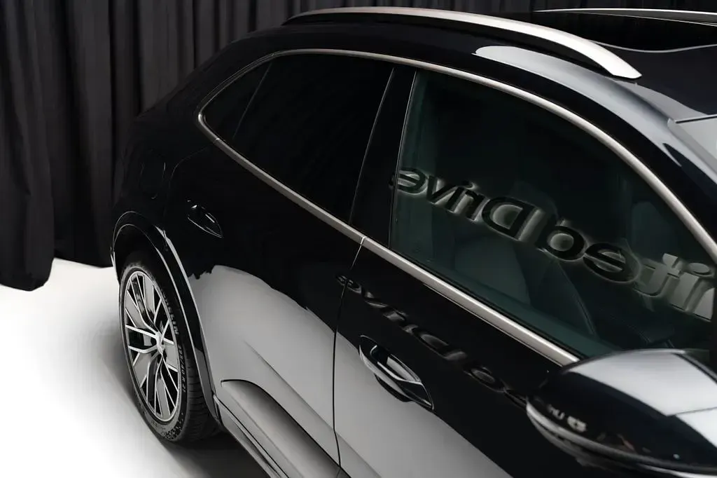 Gebraucht Porsche Macan Turbo 469 kW (639 PS) 2026 Schwarz SUV