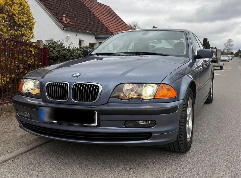 Gebraucht BMW 320 170 PS (125 kW) 2001 Blau Limousine