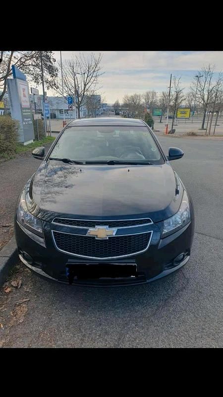 Schwarz Gebraucht 2011 Chevrolet Cruze LS Limousine | 3.500 € (Fairer Preis) - Bild 1/4