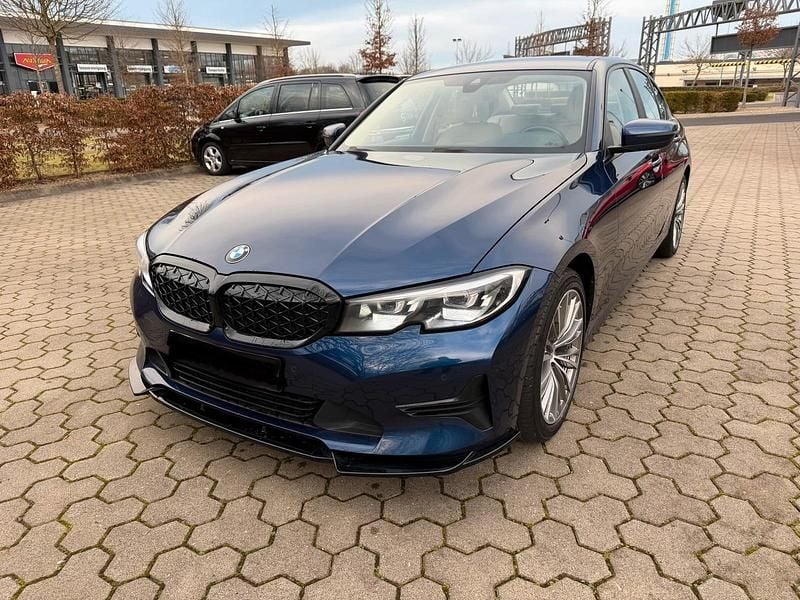 Gebraucht BMW 318 Advantage 150 PS (110 kW) 2019 Blau Limousine