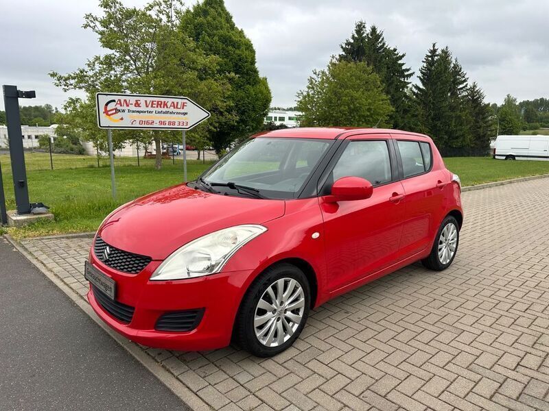 Rot Gebraucht 2013 Suzuki Swift Club Limousine | 4.500 € (Superpreis) - Bild 1/4