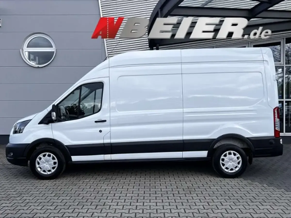 Gebraucht Ford Transit Trend 131 PS (96 kW) 2024 Frostweiß Kombi