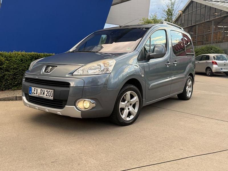 Grau Gebraucht 2008 Peugeot Partner Tepee Premium Van / Kleinbus | 4.999 € (Fairer Preis) - Bild 1/4