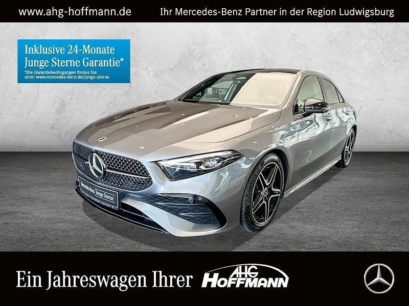 Grau Gebraucht 2024 Mercedes A180 Night Limousine | 34.925 € (Teuer) - Bild 1/4