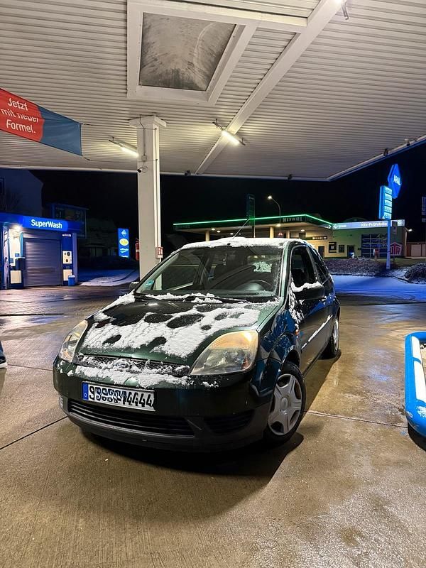 Grün Gebraucht 2004 Ford Fiesta Coupé | 850 € (Guter Preis) - Bild 1/4