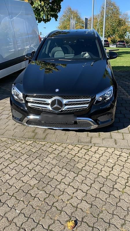Gebraucht Mercedes GLC250 204 PS (150 kW) 2016 Schwarz SUV
