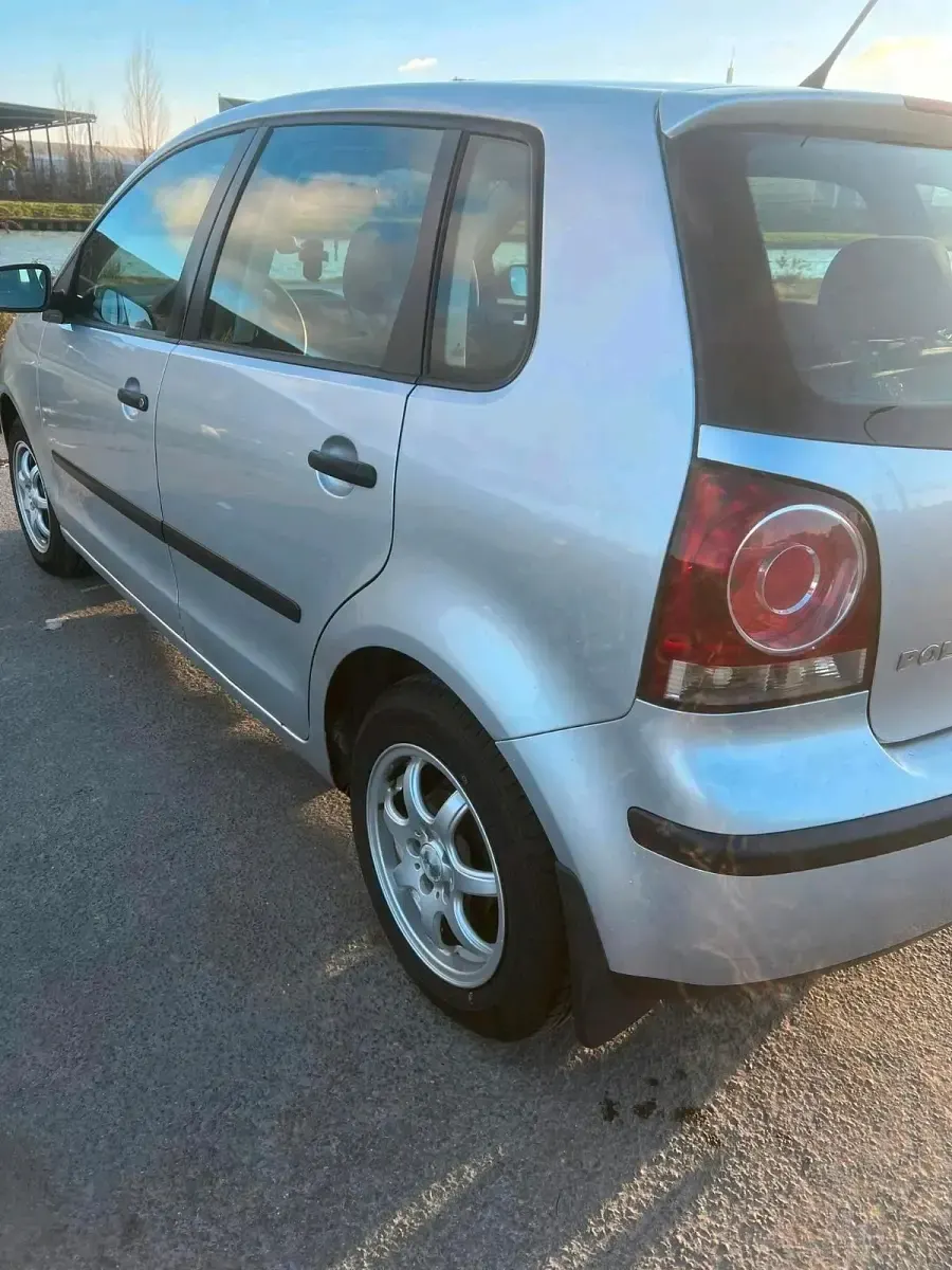 Gebraucht VW Polo 64 PS (47 kW) 2006 Silber Kleinwagen