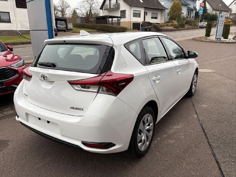 Gebraucht Toyota Auris Cool 99 PS (72 kW) 2016 Unbekannt Limousine