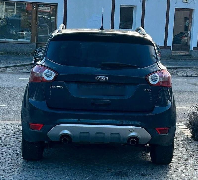 Schwarz Gebraucht 2010 Ford Kuga Titanium SUV | 7.500 € (Fairer Preis) - Bild 1/4
