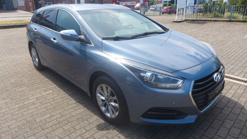 Blau Gebraucht 2015 Hyundai i40 Trend Kombi | 7.490 € (Fairer Preis) - Bild 1/4