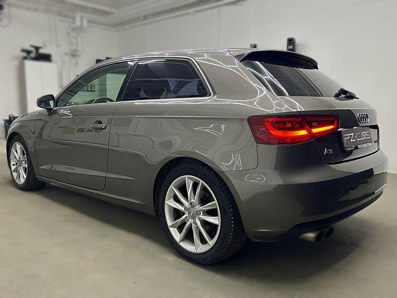 Gebraucht Audi A3 Sport 122 PS (89 kW) 2013 Grau Limousine
