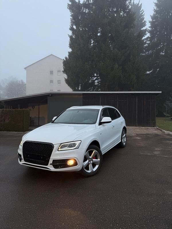 Weiß Gebraucht 2016 Audi Q5 Comfort SUV | 22.999 € (Etwas zu teuer) - Bild 1/4