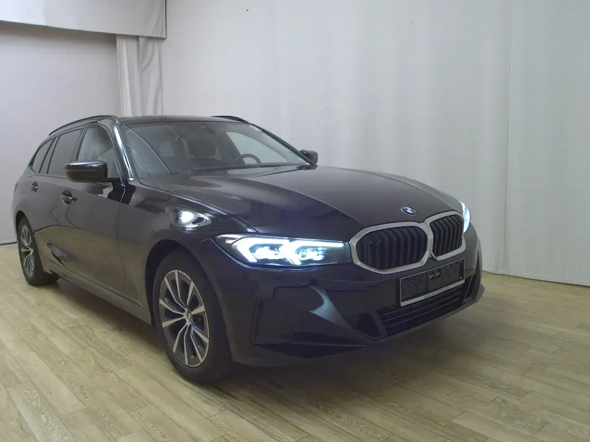 Używany BMW 320 Shadowline 190 KM (139 kW) 2023 Czarny Kombi