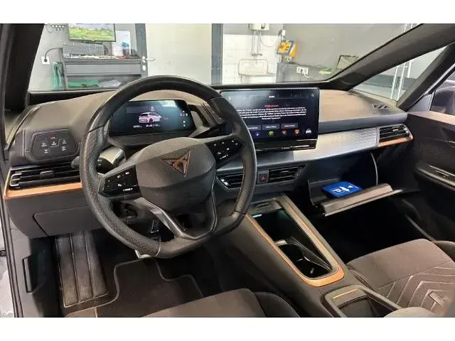 Gebraucht Cupra Born 150 kW (204 PS) 2024 Vaporgrau Kleinwagen