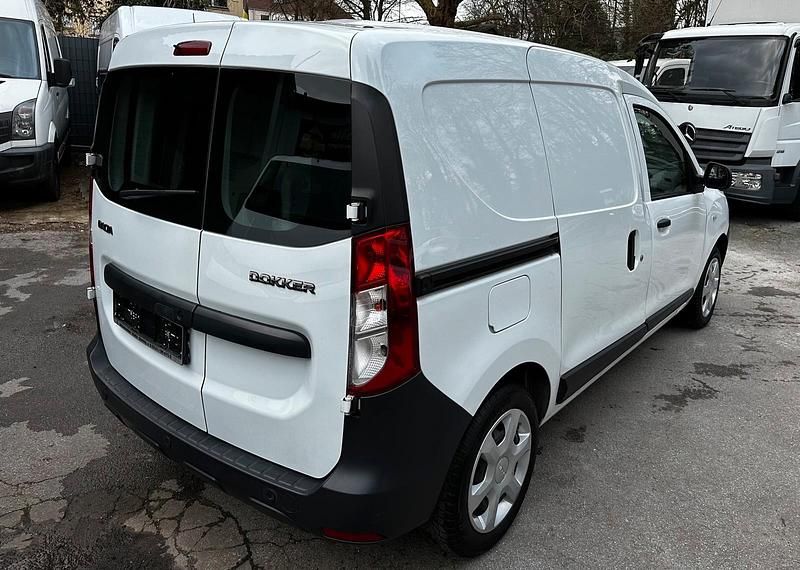Gebraucht Dacia Dokker 102 PS (75 kW) 2016 Weiß Van / Kleinbus