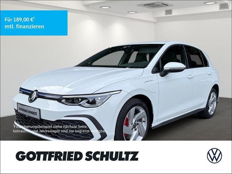 Weiß Gebraucht 2022 VW Golf VIII GTE Limousine | 25.990 € (Fairer Preis) - Bild 1/4