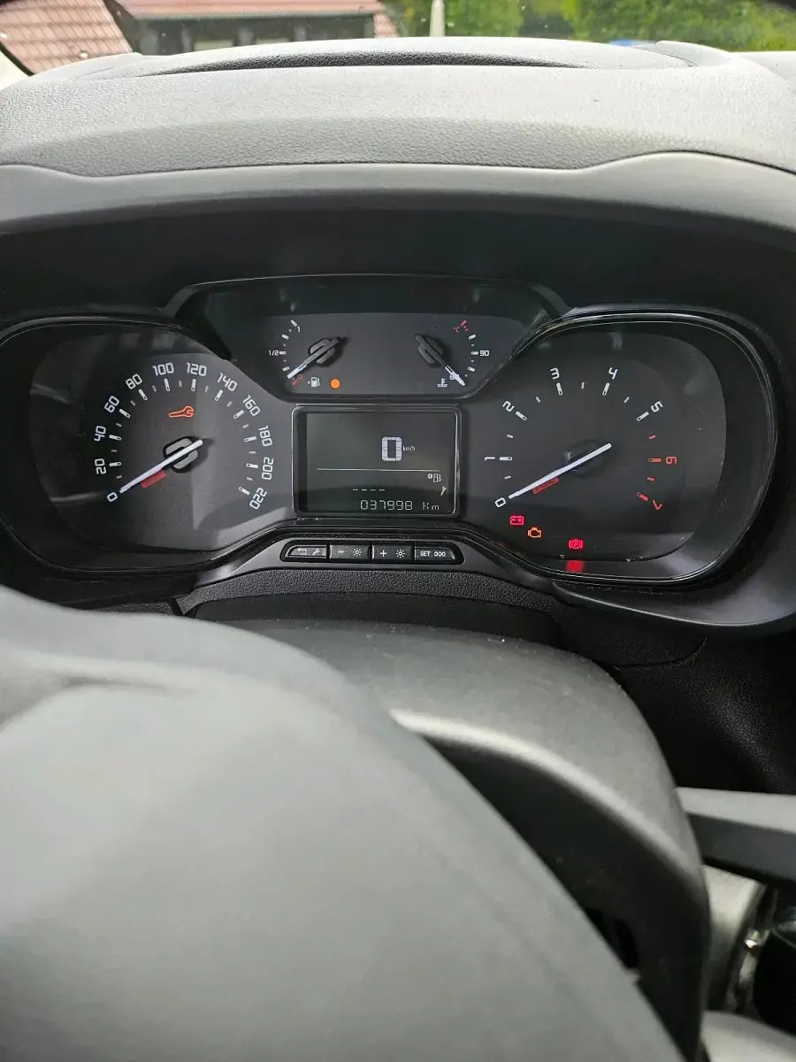 Used Citroën Berlingo 110 HP (80 kW) 2020 White Minivan