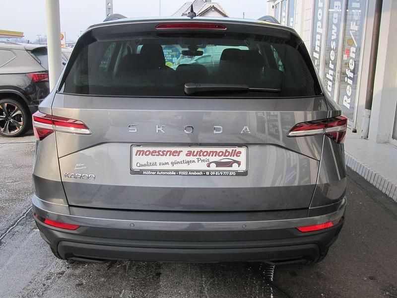 Neu Skoda Karoq 150 PS (110 kW) 2026 Graphitgraumet. SUV