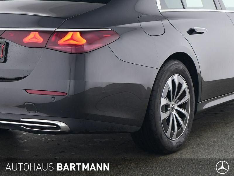 Gebraucht Mercedes E200 204 PS (150 kW) 2024 Lack graphitgrau Limousine