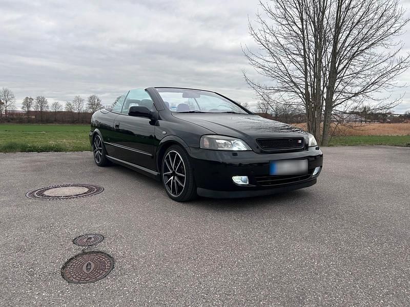 Gebraucht Opel Astra Cabriolet 147 PS (108 kW) 2002 Schwarz Cabrio
