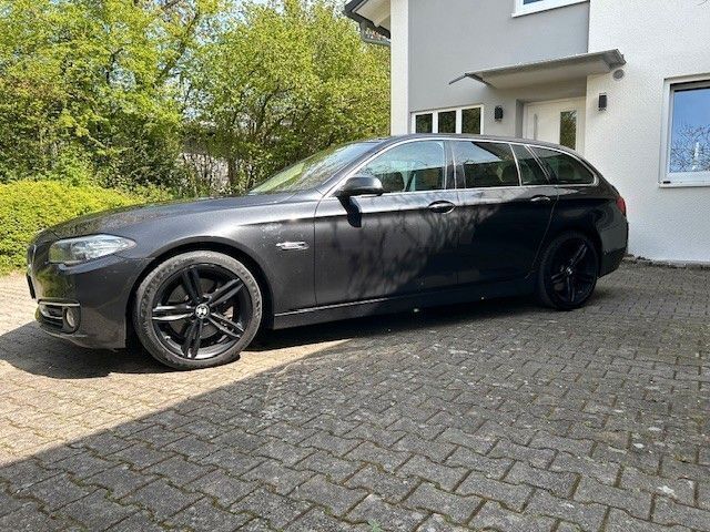 Schwarz Gebraucht 2015 BMW 530 Luxury Line Kombi | 14.300 € (Fairer Preis) - Bild 1/4