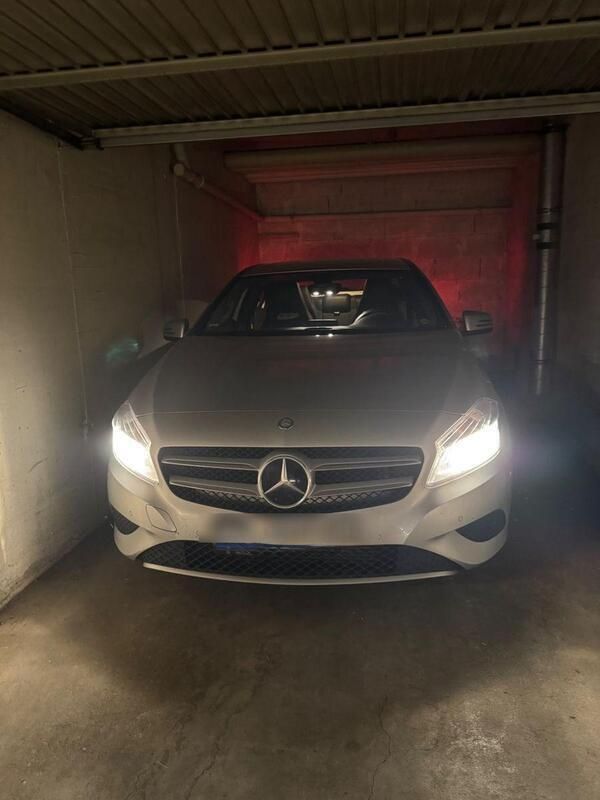 Silber Gebraucht 2013 Mercedes A180 Limousine | 9.999 € (Guter Preis) - Bild 1/4