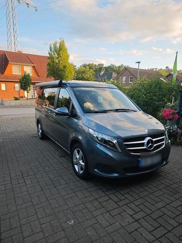 Grau Gebraucht 2017 Mercedes V220 Marco Polo Van / Kleinbus | 43.000 € (Guter Preis) - Bild 1/4