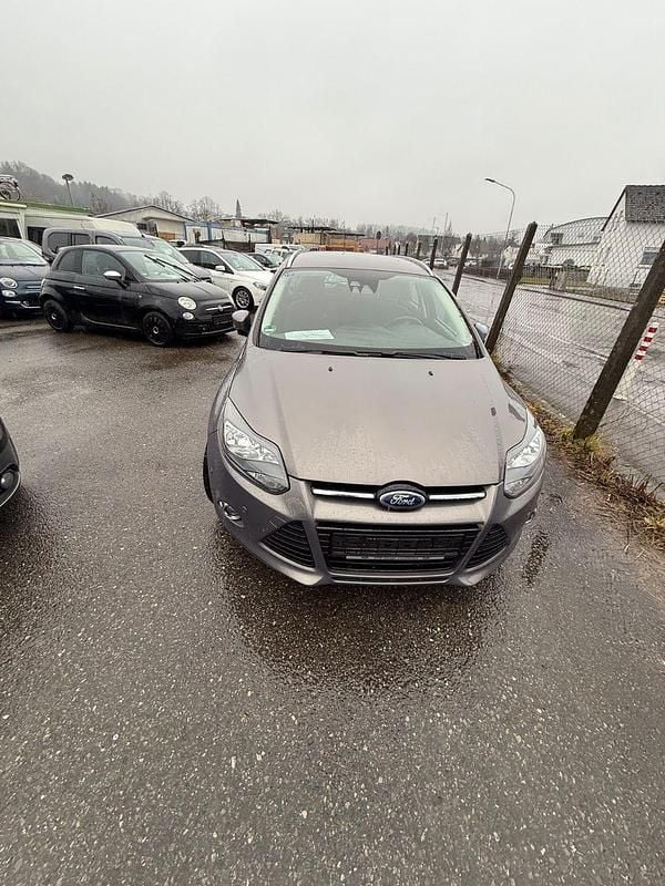 Gebraucht Ford Focus Titanium 125 PS (91 kW) 2014 Braun Kombi