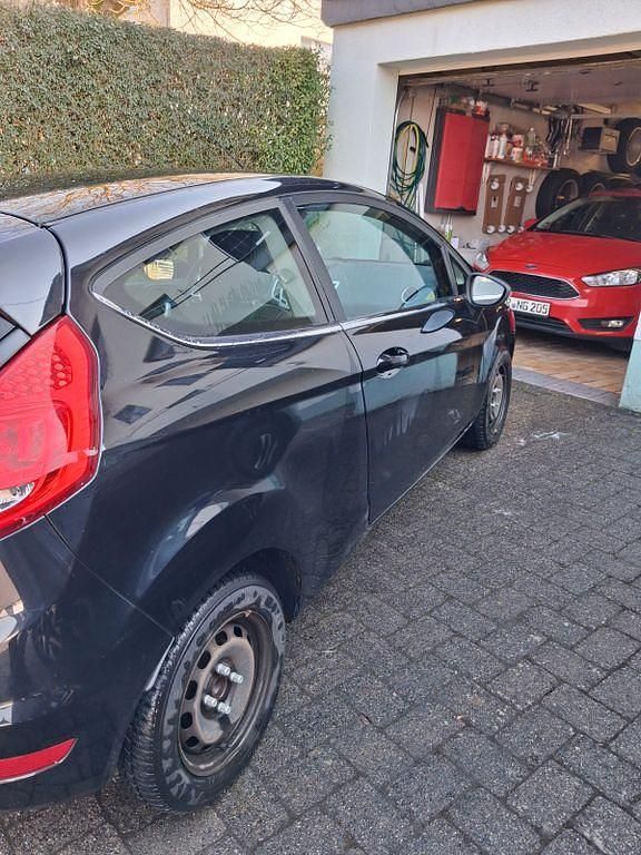 Gebraucht Ford Fiesta Trend 82 PS (60 kW) 2011 Schwarz Kleinwagen