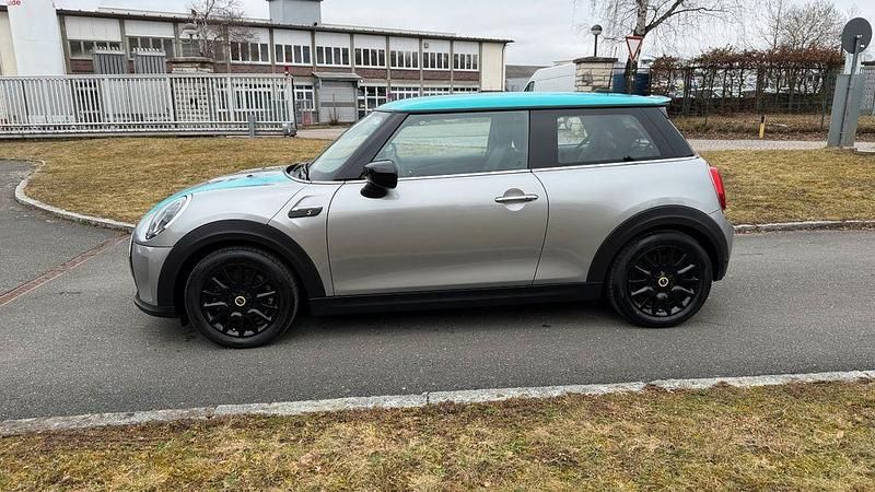 Gebraucht Mini Cooper SE Classic 135 kW (184 PS) 2022 Silber Kleinwagen