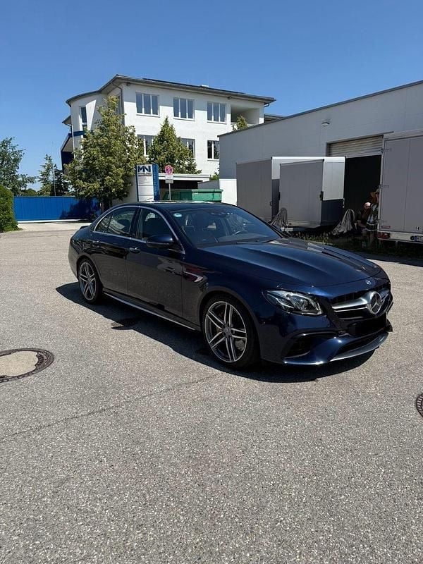Gebraucht Mercedes E63S AMG AMG 612 PS (450 kW) 2019 Blau Limousine