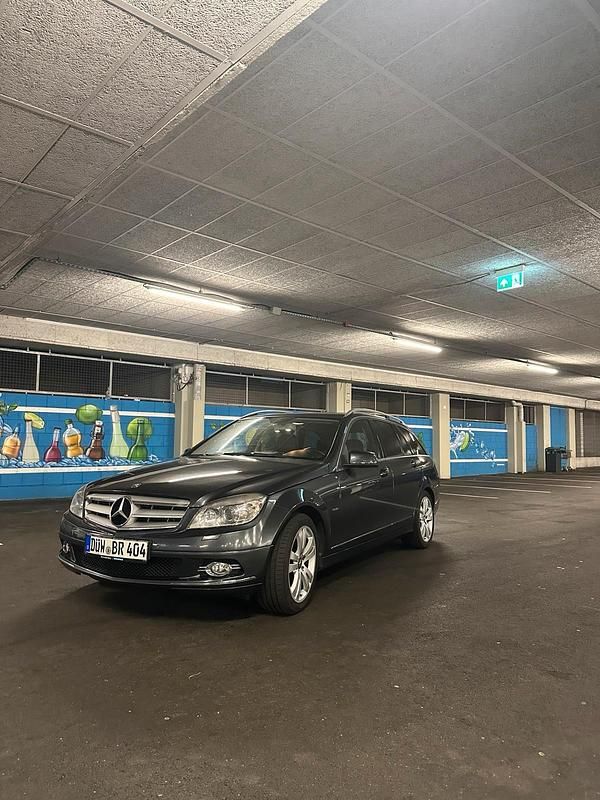 Grau Gebraucht 2010 Mercedes C250 Kombi | 2.500 € (Superpreis) - Bild 1/4