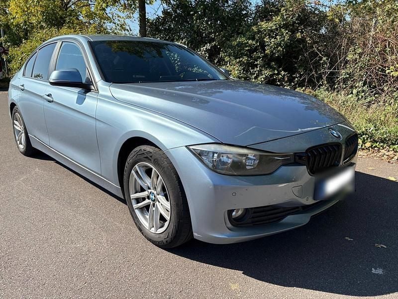 Gebraucht BMW 320 184 PS (135 kW) 2014 Andere farben Limousine