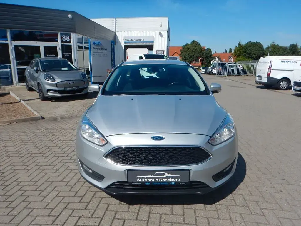 Gebraucht Ford Focus Business Edition 125 PS (91 kW) 2017 Silber Limousine