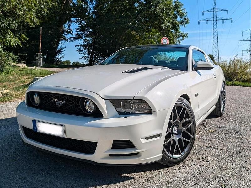Weiß Gebraucht 2013 Ford Mustang GT Performance Edition Coupé | 35.000 € - Bild 1/4
