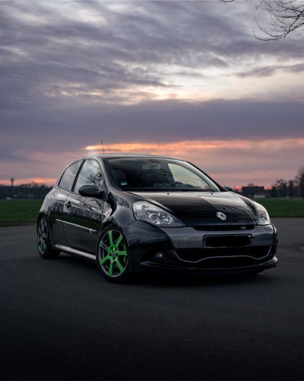 Schwarz Gebraucht 2010 Renault Clio II Limousine | 11.000 € (Fairer Preis) - Bild 1/4