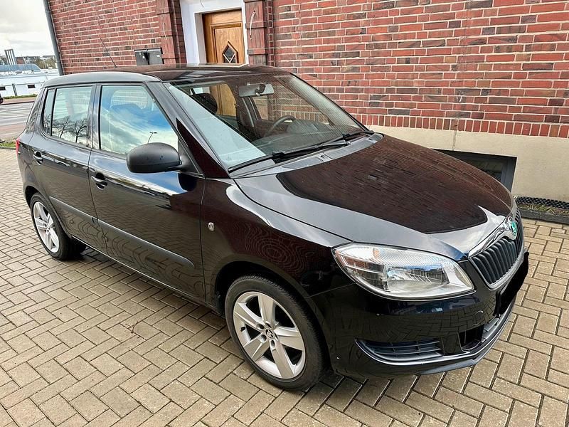 Gebraucht Skoda Fabia 60 PS (44 kW) 2011 Schwarz Kleinwagen