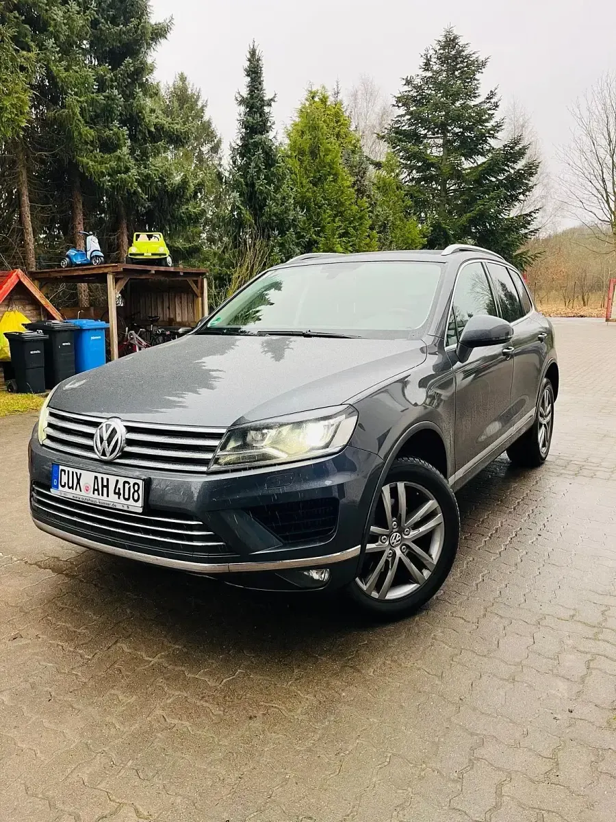 Gebraucht VW Touareg 262 PS (192 kW) 2016 Grau SUV