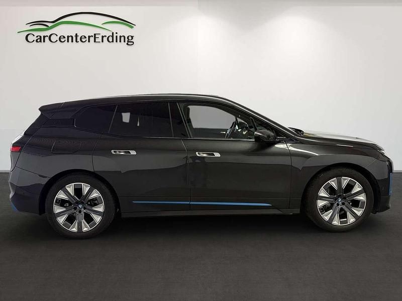 Gebraucht BMW iX 239 kW (326 PS) 2022 Sophistograu brillanteffekt SUV