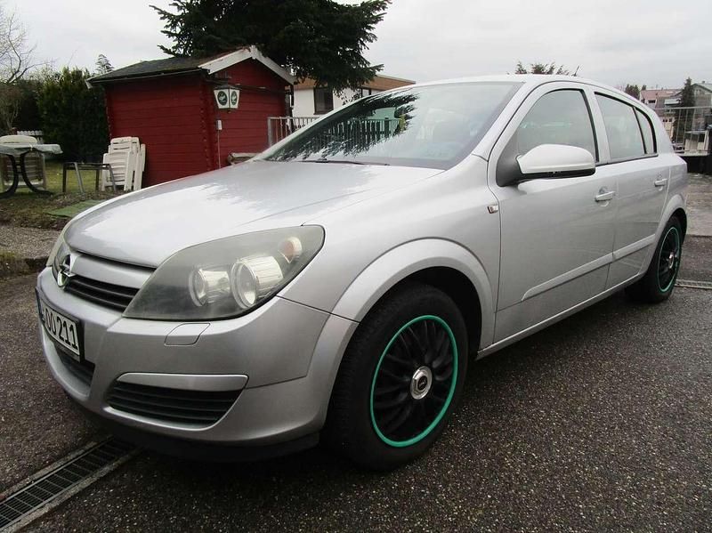 Gebraucht Opel Astra 125 PS (91 kW) 2005 Silber Limousine