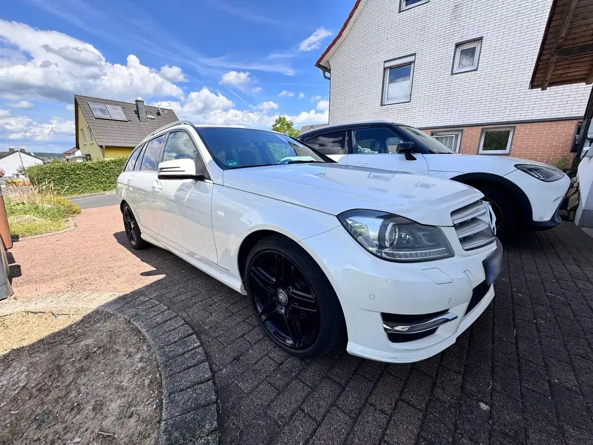 Gebraucht Mercedes C220 Avantgarde 170 PS (125 kW) 2013 Weiß Kombi