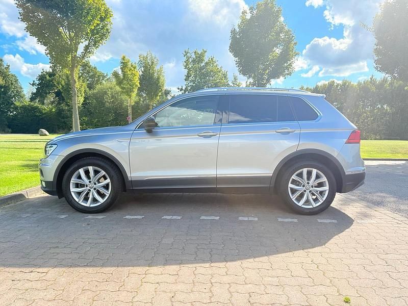 Silber Gebraucht 2016 VW Tiguan SUV | 17.400 € (Etwas zu teuer) - Bild 1/4