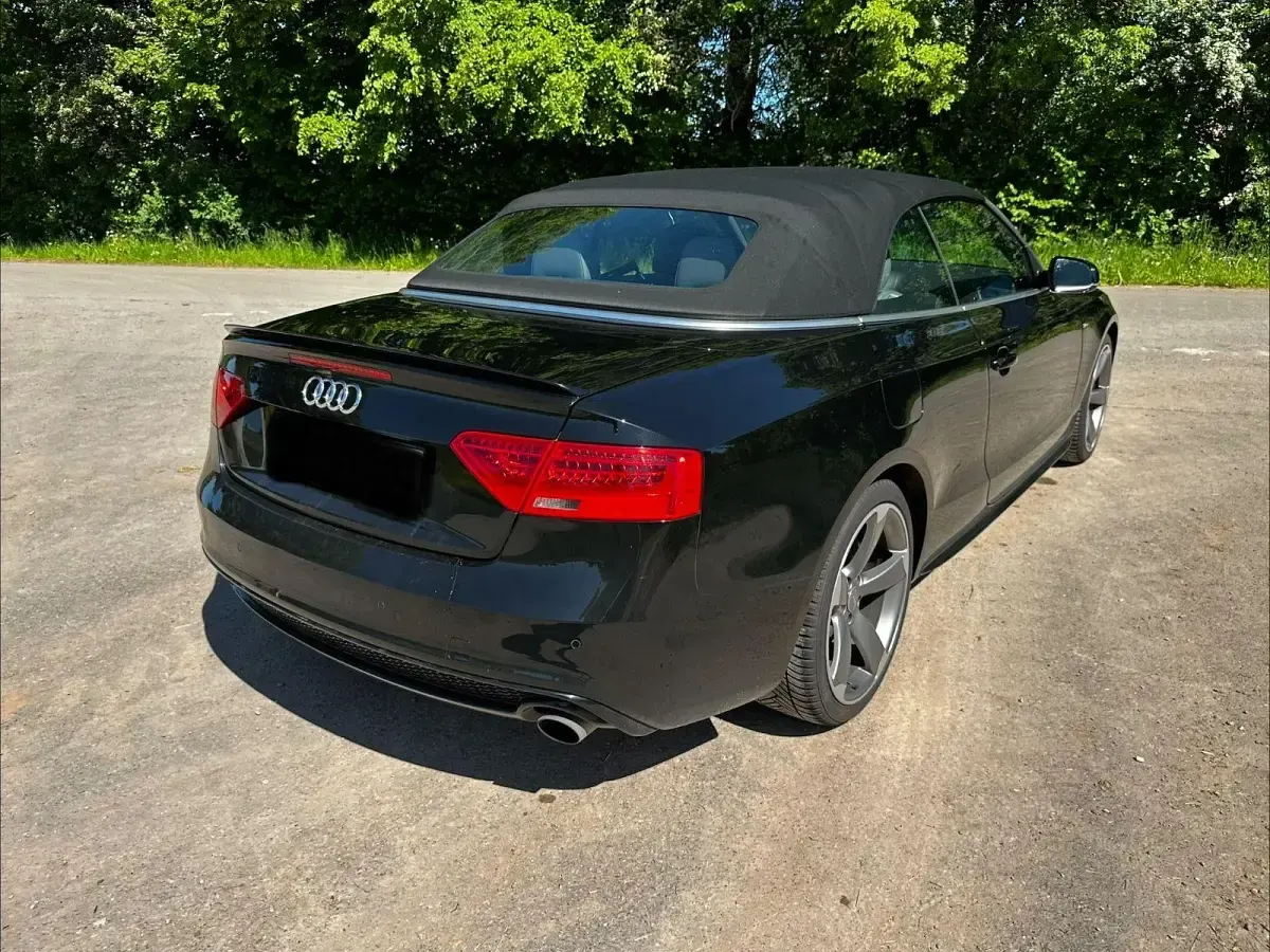 Gebraucht Audi A5 Cabriolet Sport 170 PS (125 kW) 2015 Schwarz Cabrio