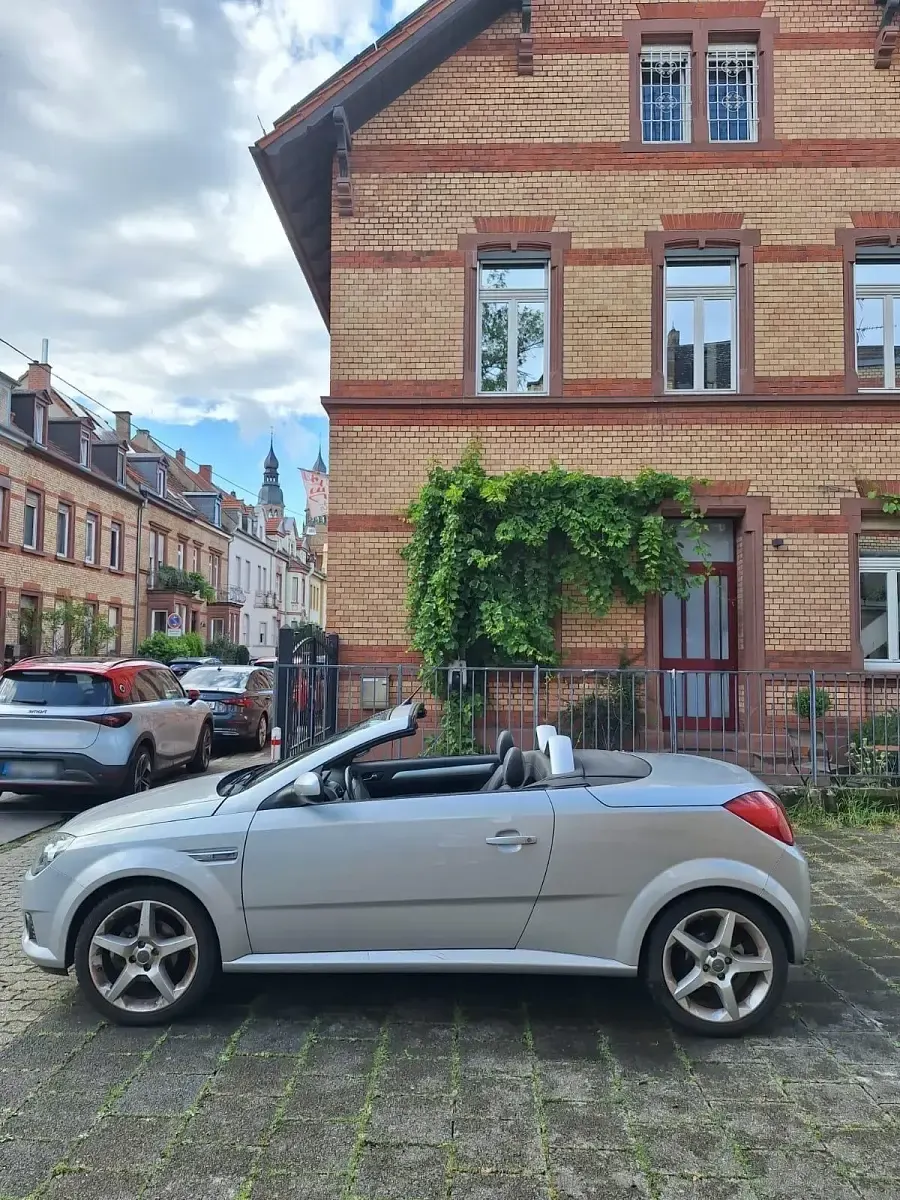 Gebraucht Opel Tigra 90 PS (66 kW) 2004 Silber Cabrio