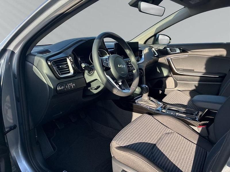 Neu Kia Ceed Style 101 PS (74 kW) 2026 Lunarsilber Kleinwagen