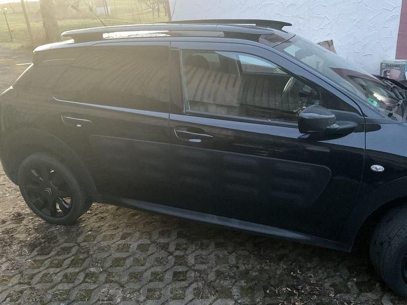 Gebraucht Citroën C4 PureTech 82 PS (60 kW) 2017 Schwarz Limousine