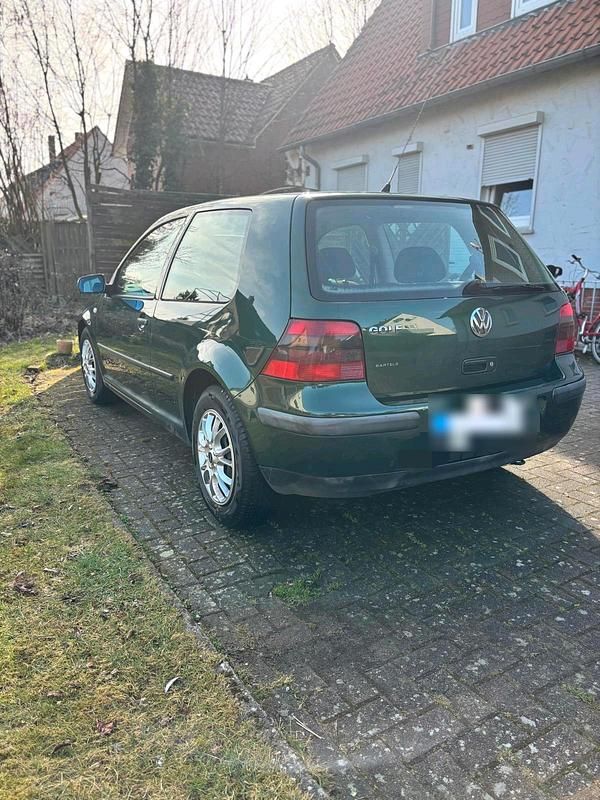 Gebraucht VW Golf IV 75 PS (55 kW) 2001 Grün Kleinwagen